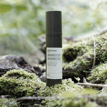 Indlæs billede til gallerivisning Product shot of ReEnforce – Face Cream in nature
